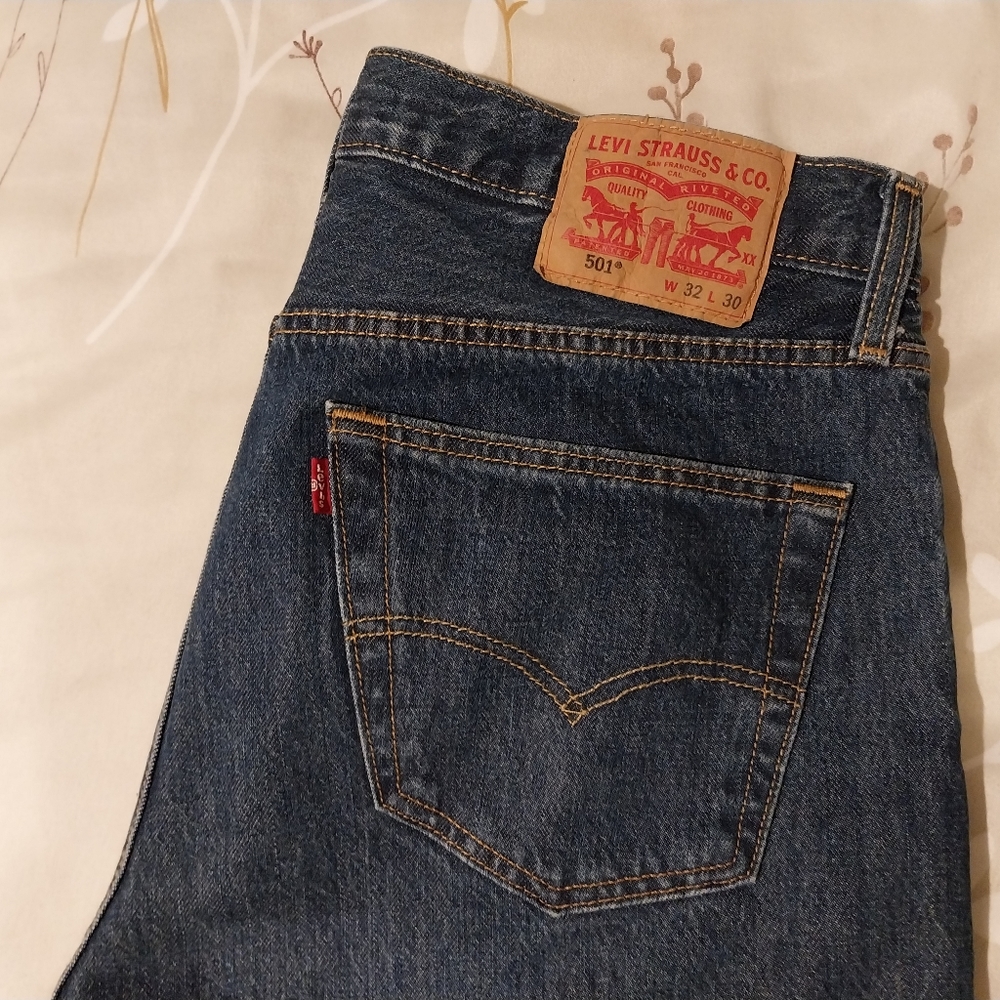 Levi's 501 mens 32x30 dark blue